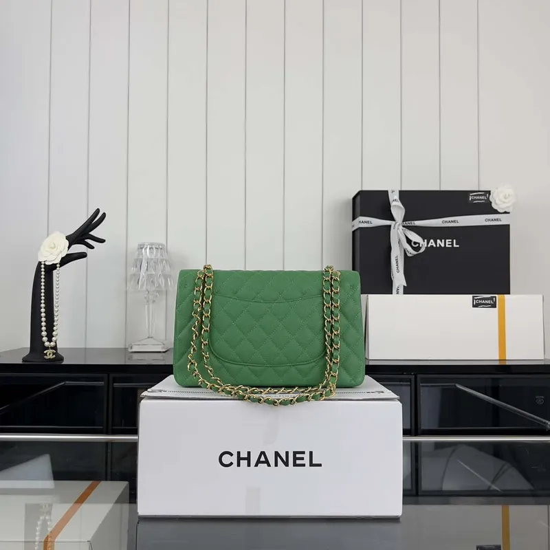 Chanel A01112 Klopová klasická kabelka 11.12 Zrnité telecí kůže a zlatý kov Kelly Green