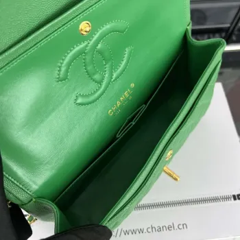 Chanel A01112 Klopová klasická kabelka 11.12 Zrnité telecí kůže a zlatý kov Kelly Green
