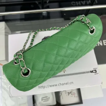 Chanel A01112 Flap Classic 11.12 Kabelka Zrnité telecí kůže a stříbrný kov Kelly Green