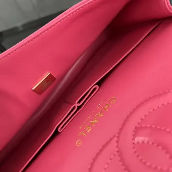 Chanel A01112 Flap Classic 11.12 Kabelka Zrnité telecí kůže a zlatý kov Růžově červená