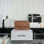 Chanel A01112 Klopová klasická kabelka 11.12 Zrnité telecí kůže a stříbrný kov Hnědá