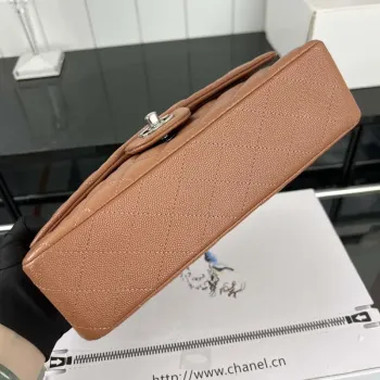 Chanel A01112 Klopová klasická kabelka 11.12 Zrnité telecí kůže a stříbrný kov Hnědá