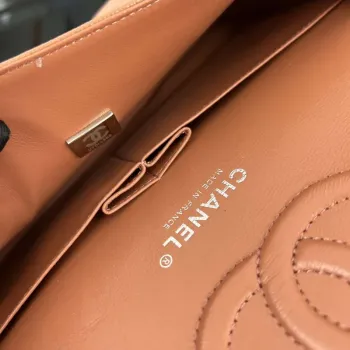 Chanel A01112 Klopová klasická kabelka 11.12 Zrnité telecí kůže a stříbrný kov Hnědá