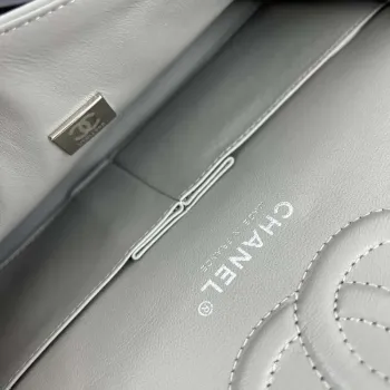 Chanel A01112 Klasická kabelka s klopou 11.12 Zrnité telecí kůže a stříbrný kov Šedá