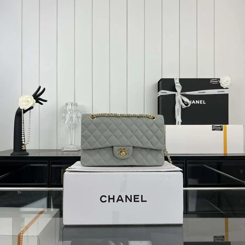 Chanel A01112 Flap Classic 11.12 Kabelka Zrnité telecí kůže a zlatý kov Šedá