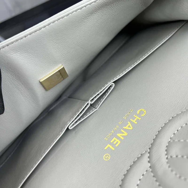 Chanel A01112 Flap Classic 11.12 Kabelka Zrnité telecí kůže a zlatý kov Šedá