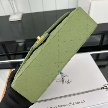 Chanel A01112 Klopová klasická kabelka 11.12 Zrnité telecí kůže a zlatý kov Zelená