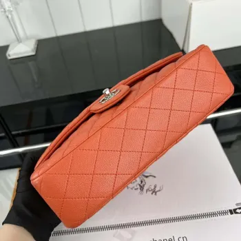 Chanel A01112 Flap Classic 11.12 Kabelka Zrnité telecí kůže a stříbrný kov Oranžová