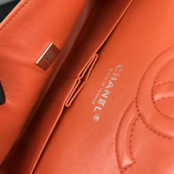 Chanel A01112 Flap Classic 11.12 Kabelka Zrnité telecí kůže a stříbrný kov Oranžová