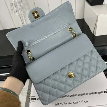 Chanel A01112 Klopová klasická kabelka 11.12 Zrnité telecí kůže a zlatý kov Baby Blue