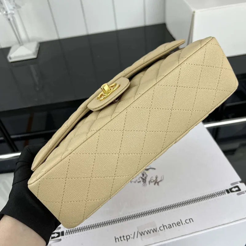 Chanel A01112 Klopová klasická kabelka 11.12 Zrnité telecí kůže a zlatý kov Meruňková