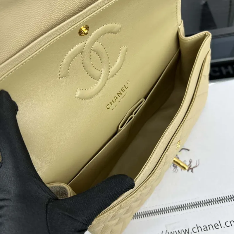Chanel A01112 Klopová klasická kabelka 11.12 Zrnité telecí kůže a zlatý kov Meruňková