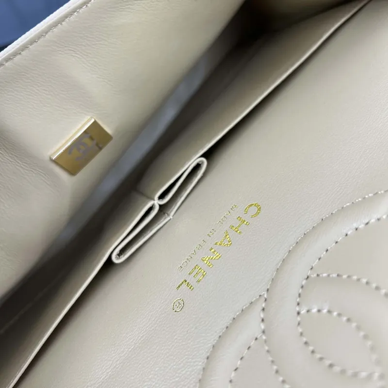 Chanel A01112 Klopová klasická kabelka 11.12 Zrnité telecí kůže a zlatý kov Meruňková