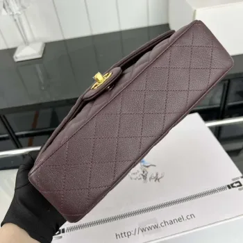 Chanel A01112 Flap Classic 11.12 Kabelka Zrnité telecí kůže a zlatý kov Víno červená