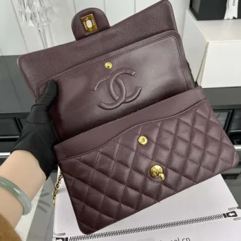 Chanel A01112 Flap Classic 11.12 Kabelka Zrnité telecí kůže a zlatý kov Víno červená