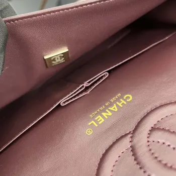 Chanel A01112 Flap Classic 11.12 Kabelka Zrnité telecí kůže a zlatý kov Víno červená