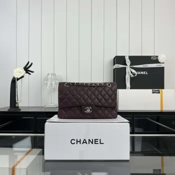 Chanel A01112 Klopová klasická kabelka 11.12 Zrnité telecí kůže a stříbrný kov Víno červená