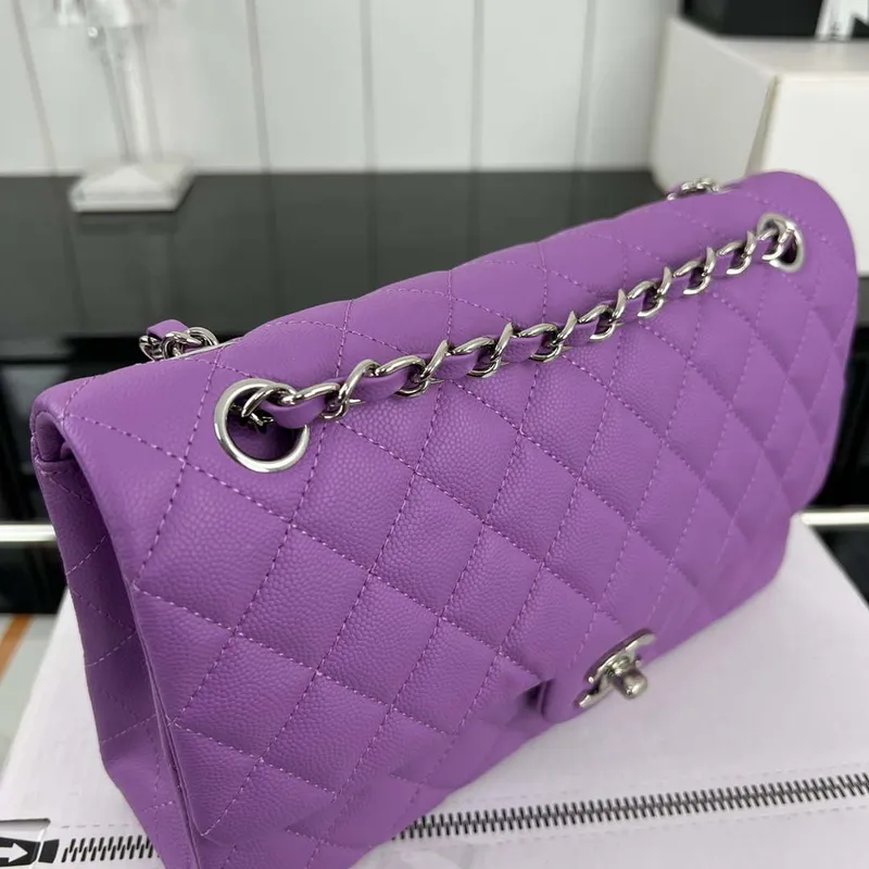 Chanel A01112 Flap Classic 11.12 Kabelka Zrnité telecí kůže a stříbrný kov Orchidej