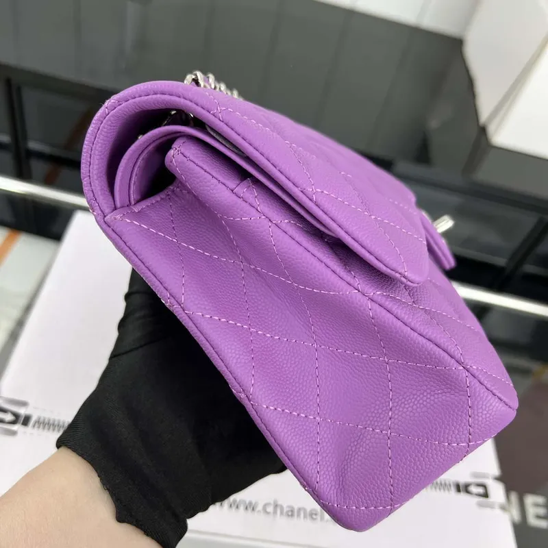 Chanel A01112 Flap Classic 11.12 Kabelka Zrnité telecí kůže a stříbrný kov Orchidej