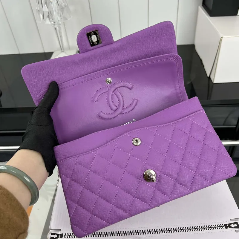 Chanel A01112 Flap Classic 11.12 Kabelka Zrnité telecí kůže a stříbrný kov Orchidej