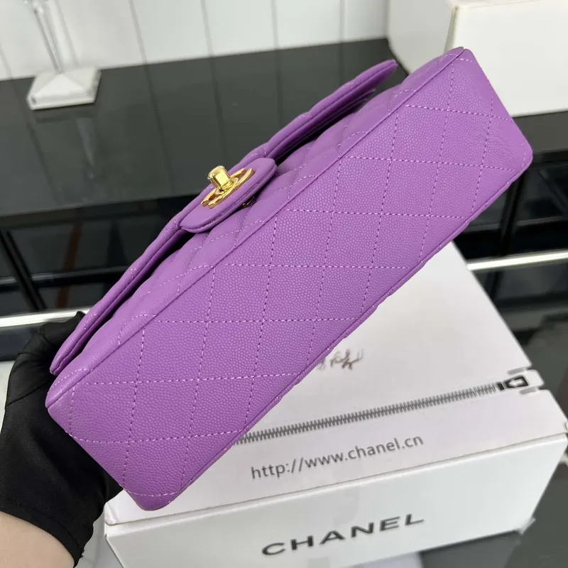Chanel A01112 Klopová klasická kabelka 11.12 Zrnité telecí kůže a zlatý kov Orchidej
