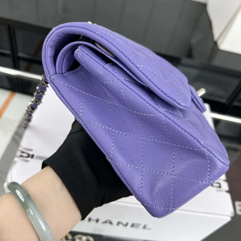 Chanel A01112 Klopová klasická kabelka 11.12 Zrnité telecí kůže a stříbrný kov Fialová