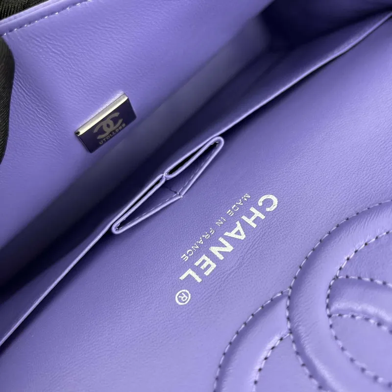 Chanel A01112 Klopová klasická kabelka 11.12 Zrnité telecí kůže a stříbrný kov Fialová