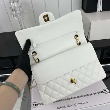 Chanel A01112 Klopová klasická kabelka 11.12 Zrnité telecí kůže a zlatý kov Bílá