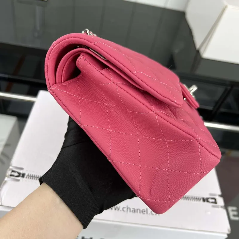 Chanel A01112 Klopová klasická kabelka 11.12 Zrnité telecí kůže a stříbrný kov Růžová červená