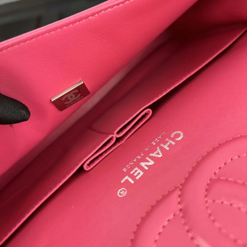 Chanel A01112 Klopová klasická kabelka 11.12 Zrnité telecí kůže a stříbrný kov Růžová červená