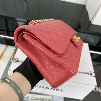 Chanel A01112 Flap Classic 11.12 Kabelka Zrnité telecí kůže a zlatý kov Červená