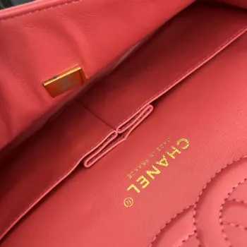 Chanel A01112 Flap Classic 11.12 Kabelka Zrnité telecí kůže a zlatý kov Červená