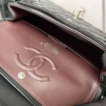 Chanel A01112 Klopová klasická kabelka 11.12 Zrnité telecí kůže a stříbrný kov Černá