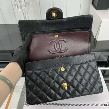 Chanel A01112 Flap Classic 11.12 Kabelka Zrnité telecí kůže a zlatý kov Černá