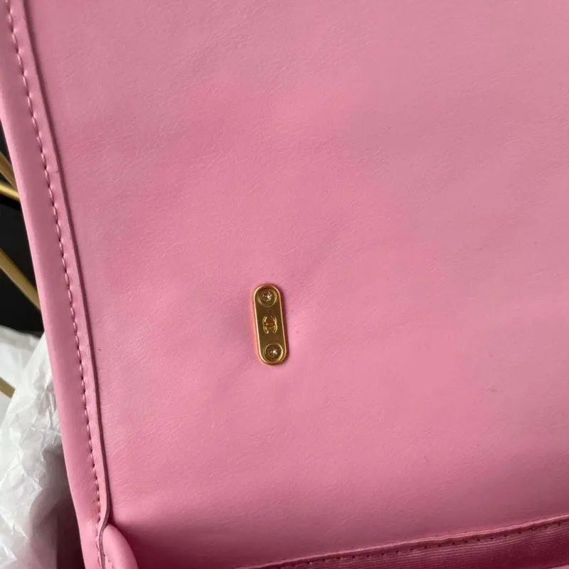 Chanel Messenger Bag telecí kůže a zlatý kov AS4845 růžová jehněčí kůže