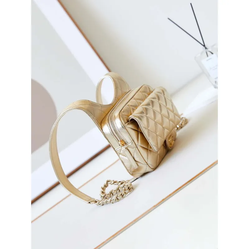 Batoh Chanel z metalické jehněčí kůže a zlatého kovu AS4621 Gold