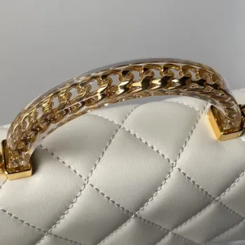 Chanel AS4847 Mini taška s klopou a horním uchem, bílá