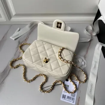Chanel AS4847 Mini taška s klopou a horním uchem, bílá