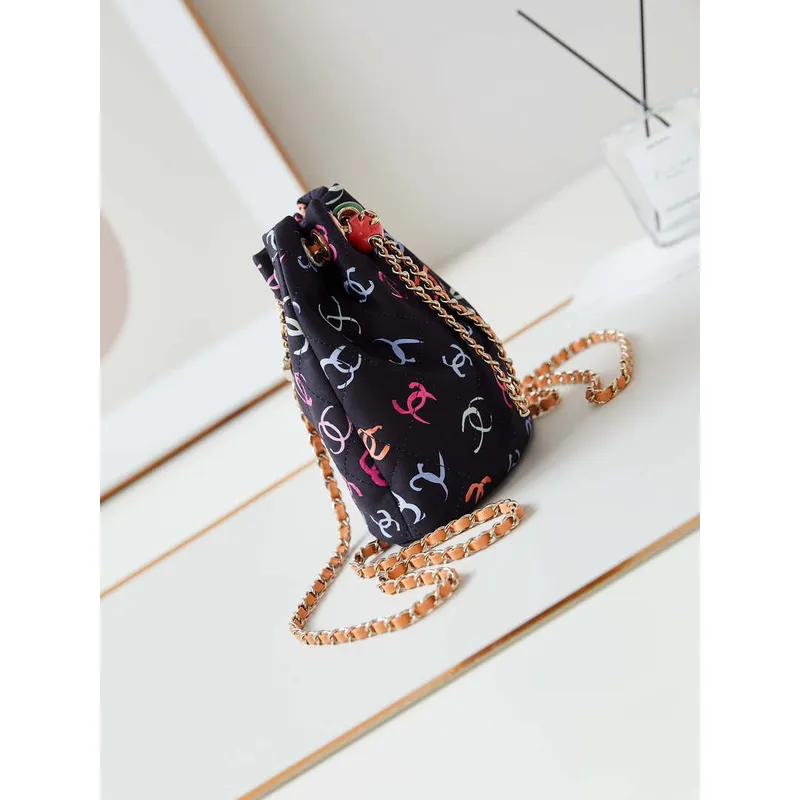 Chanel AS4810 Potiskovaná látka a zlatý kov Černá a vícebarevná