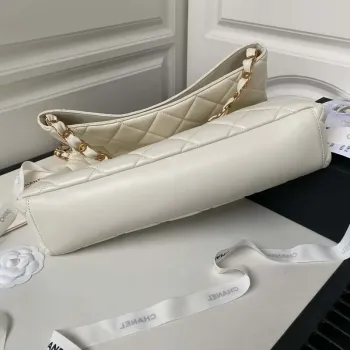 Chanel AS4777 24P Nová taška Hobo z bílé jehněčí kůže