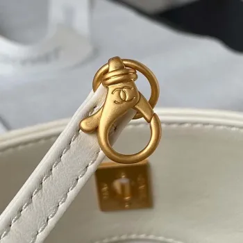 Chanel AS4754 24P Nová taška Hobo z bílé jehněčí kůže