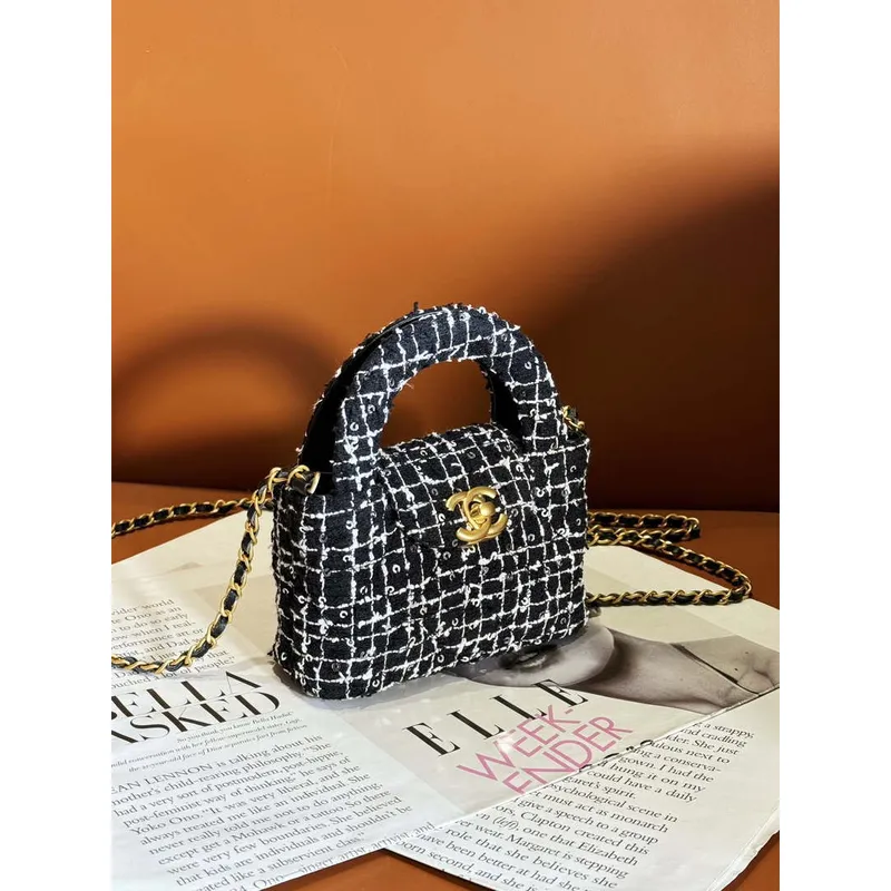 Chanel AP3435 KLOBOUK S ŘETĚZEM Tvíd s výšivkou z flitrů a zlatý kov Černá, bílá a stříbrná