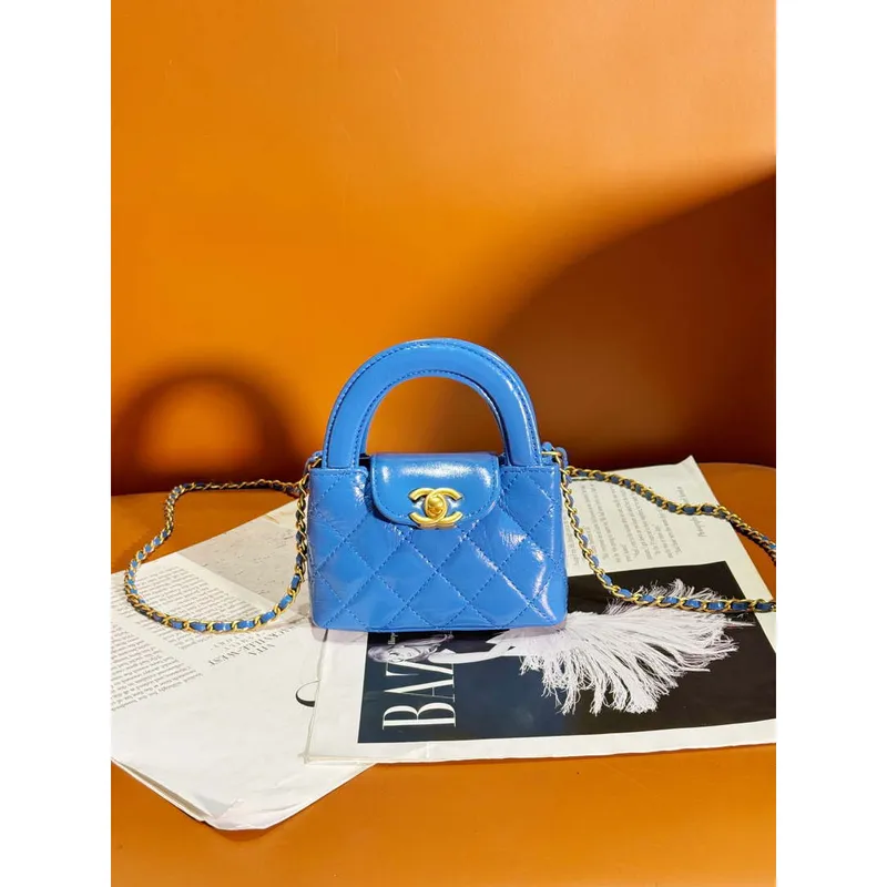 Chanel AP3435 Lesklá stárnutá telecí kůže a zlatý kov modrá