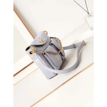 Chanel AS4743 Kabelka Hobo z lesklé telecí kůže a zlatého kovu, světle fialová