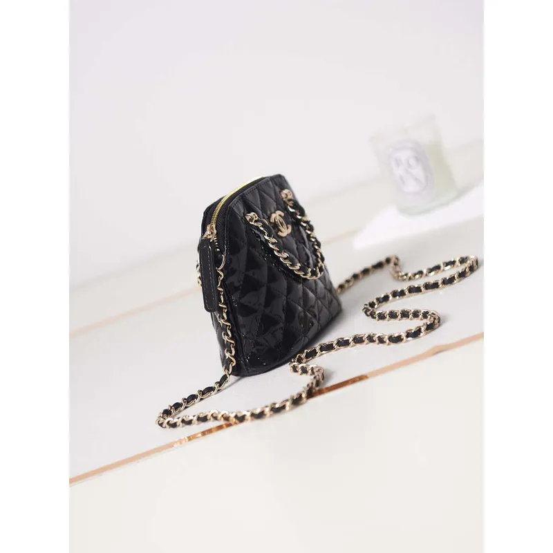 Chanel AP3345 Kabelka Shell z lakované telecí kůže, černá