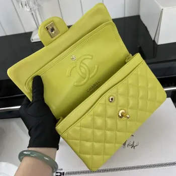 Chanel A01117 Kabelka s klopou Klasická taška Citronově žlutá jehněčí kůže