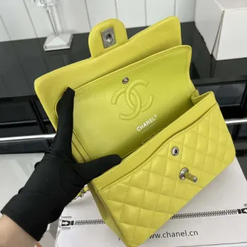 Chanel A01117 Kabelka s klopou Klasická taška Citronově žlutá jehněčí kůže