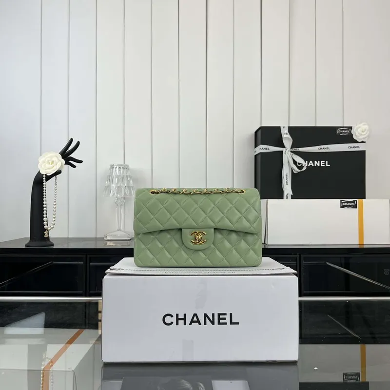 Chanel A01117 Kabelka s klopou Klasická taška Zelená jehněčí kůže