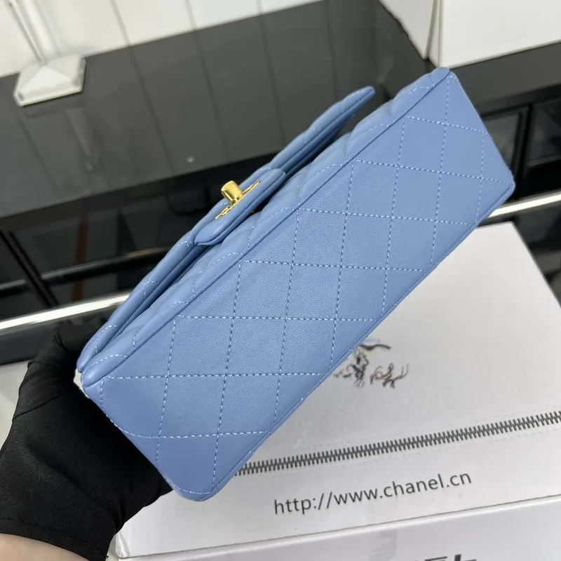 Chanel A01117 Kabelka s klopou Klasická taška Modrá jehněčí kůže