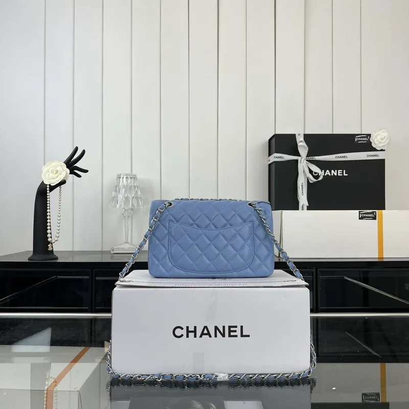 Chanel A01117 Kabelka s klopou Klasická taška Modrá jehněčí kůže